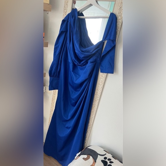 Elegant Blue One-Shoulder Dress - Picture 4 of 8